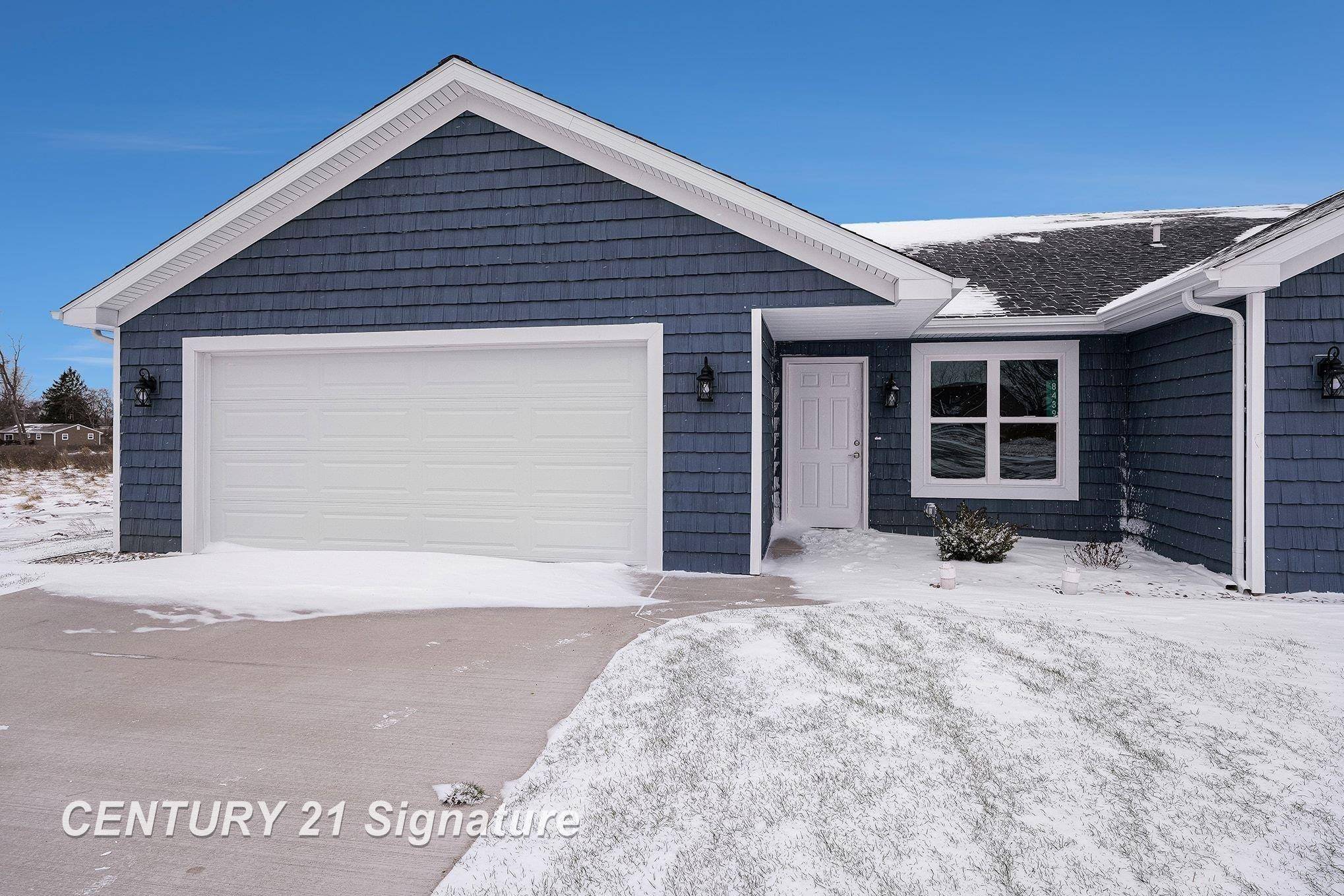 Freeland, MI 48623,8483 N River Rock DR