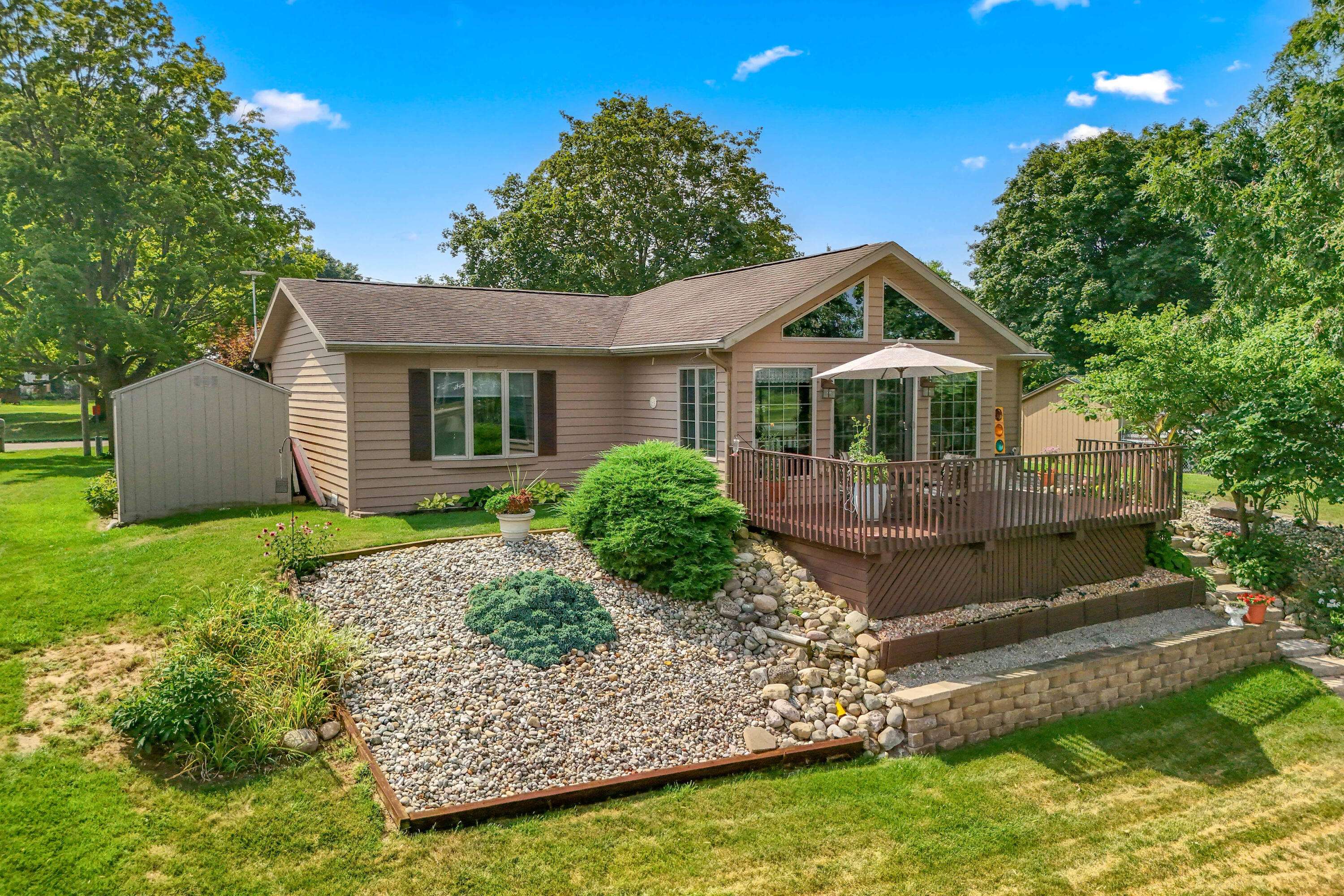 Bronson, MI 49028,658 Fair DR