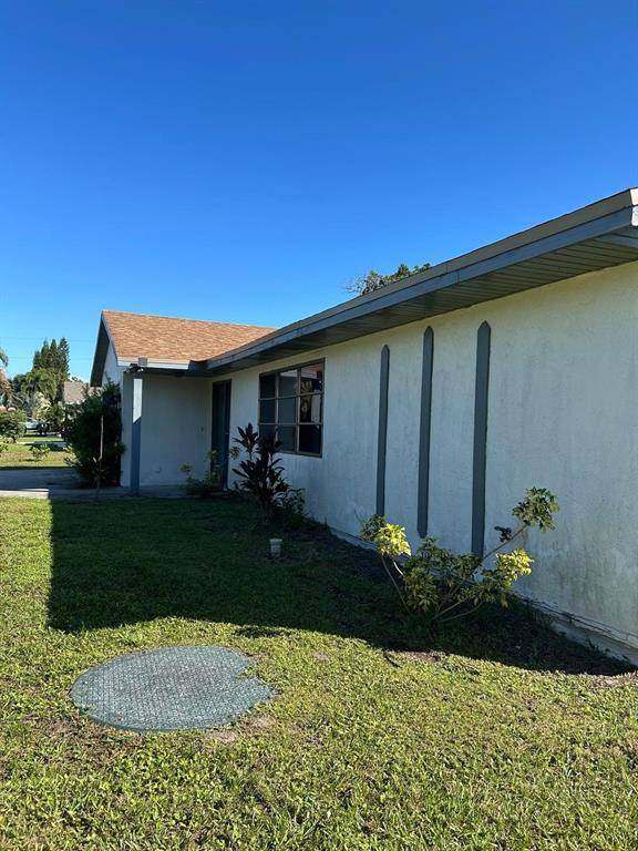 Port St Lucie, FL 34983,461 SW Byron Street