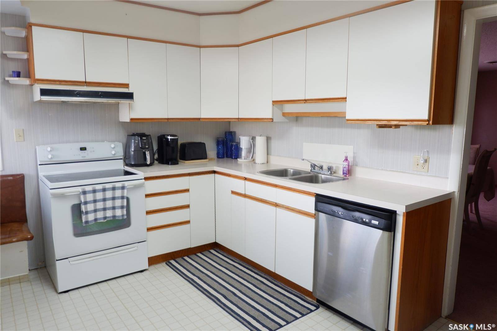 Lafleche, SK S0H 2K0,48 2nd AVENUE E