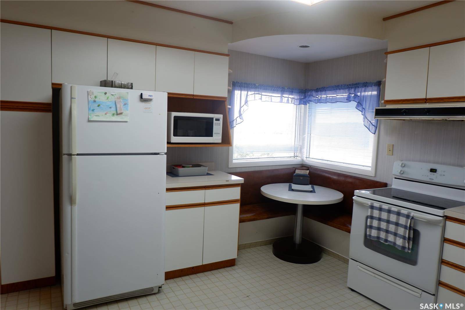 Lafleche, SK S0H 2K0,48 2nd AVENUE E