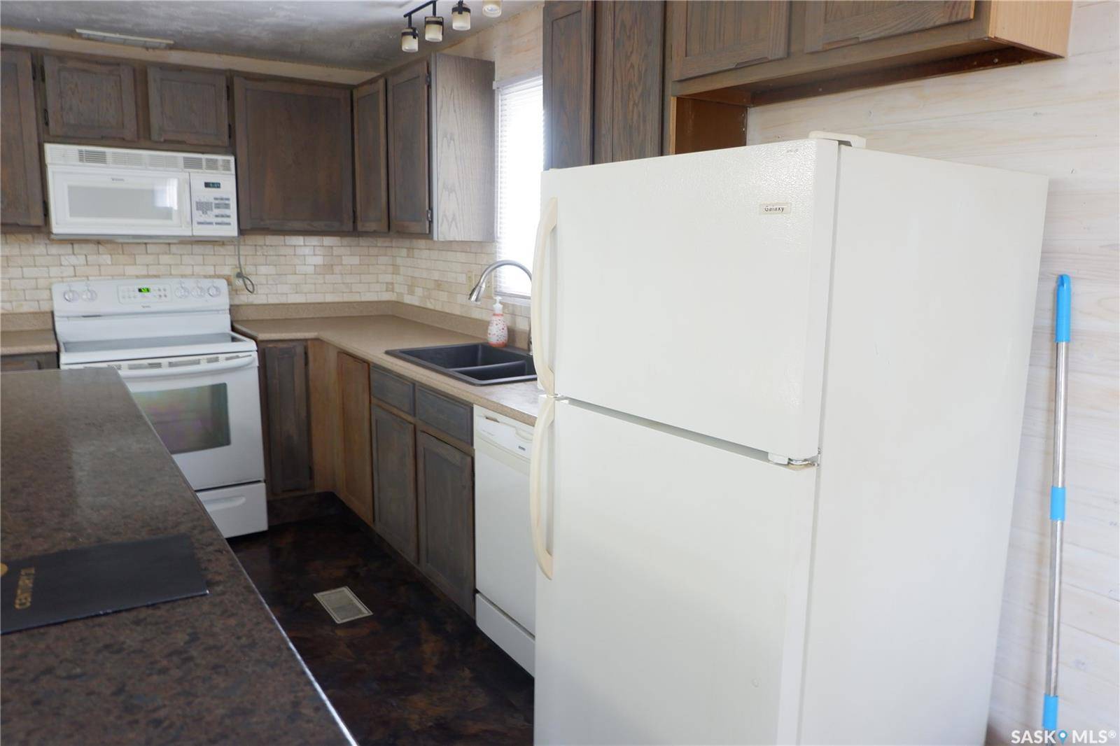 Assiniboia, SK S0H 0B0,67 Sunrise ESTATES