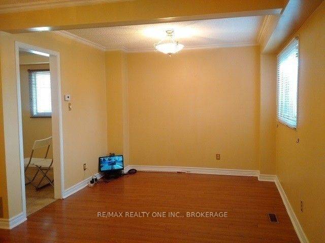 Mississauga, ON L5M 3R6,1537 Cuthbert AVE