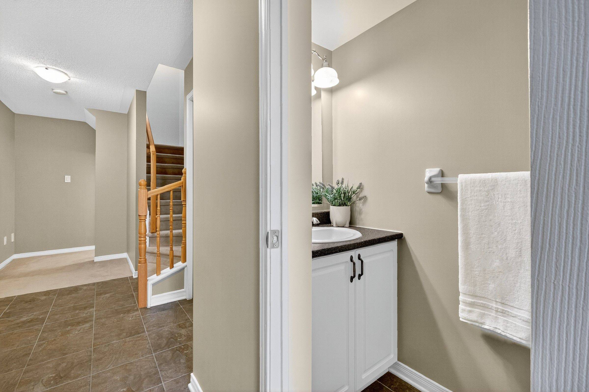 Orleans - Convent Glen And Area, ON K1W 0G4,105 Caithness Private