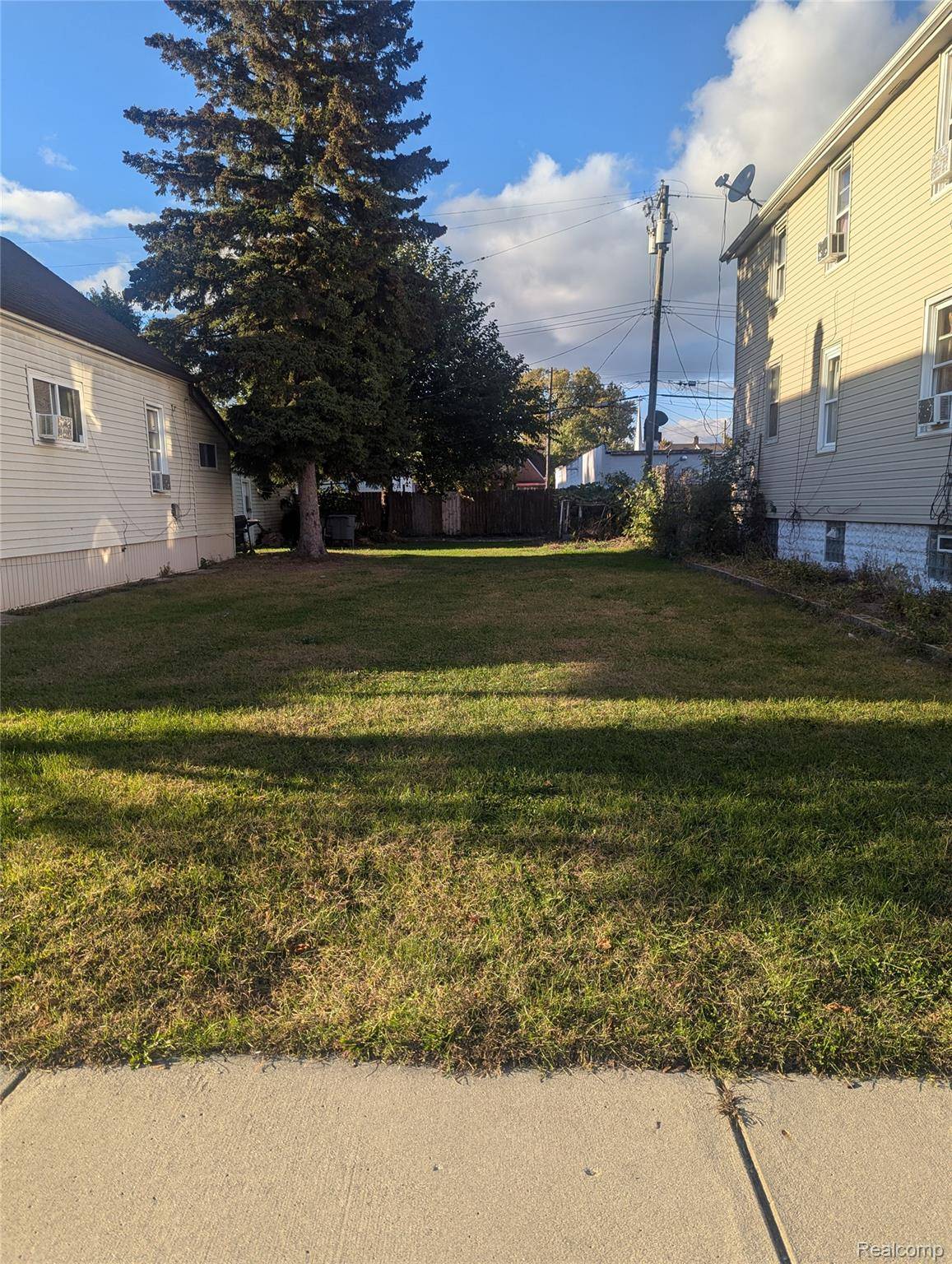 Hamtramck, MI 48212,2365 Neibel ST