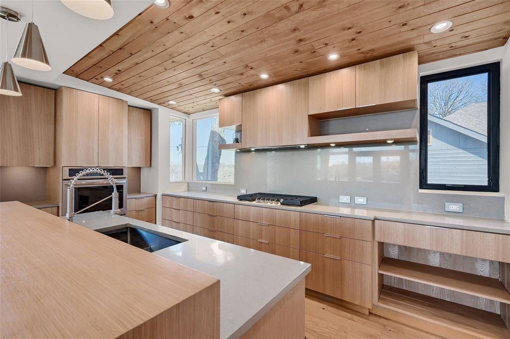 Sherman, TX 75090,715 N Elm Street