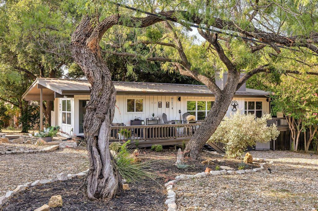 De Cordova, TX 76049,4901 Fairway Court