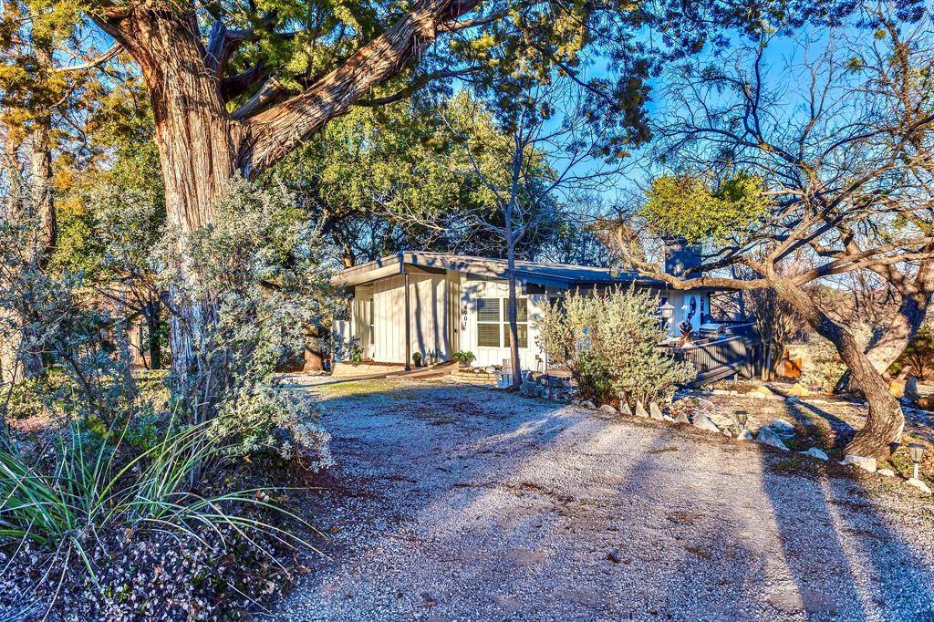 De Cordova, TX 76049,4901 Fairway Court