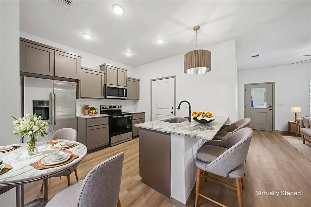 Covington, TX 76636,105 S Barron