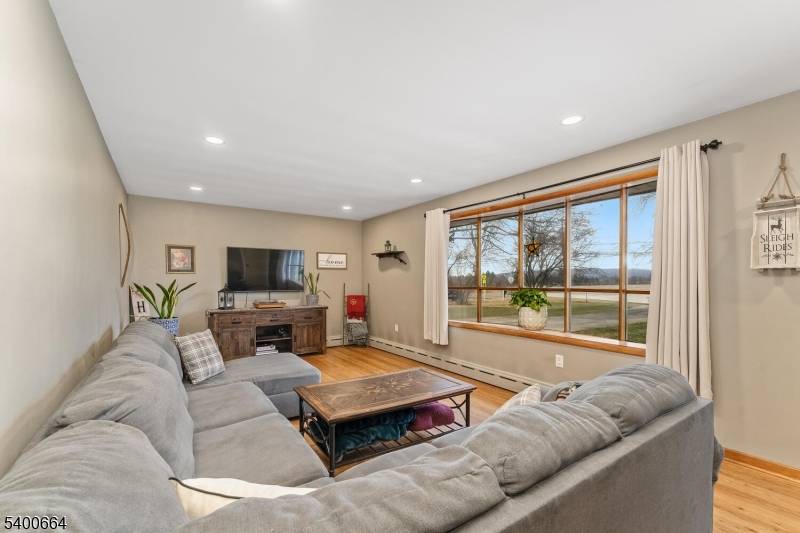 Greenwich Twp., NJ 08886,502 Route 173