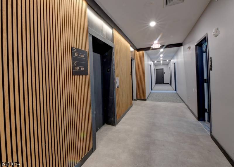 Newark City, NJ 07105,39 Madison St