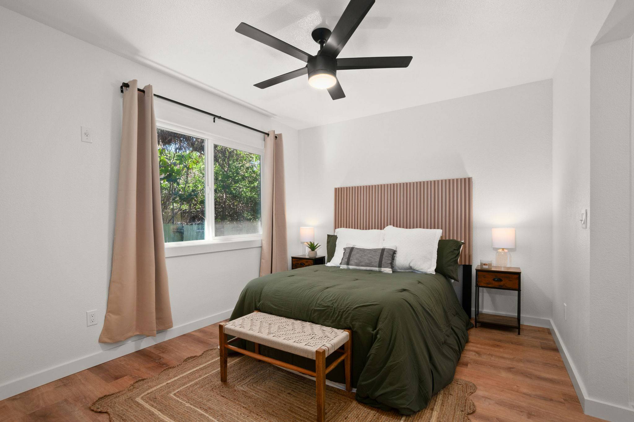 Kekaha, HI 96752,8556 	 ELEPAIO RD #B