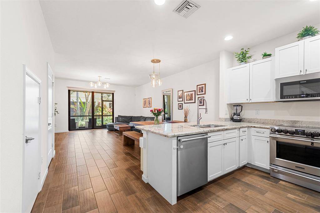 Oakland Park, FL 33334,4226 N Dixie Hwy #99