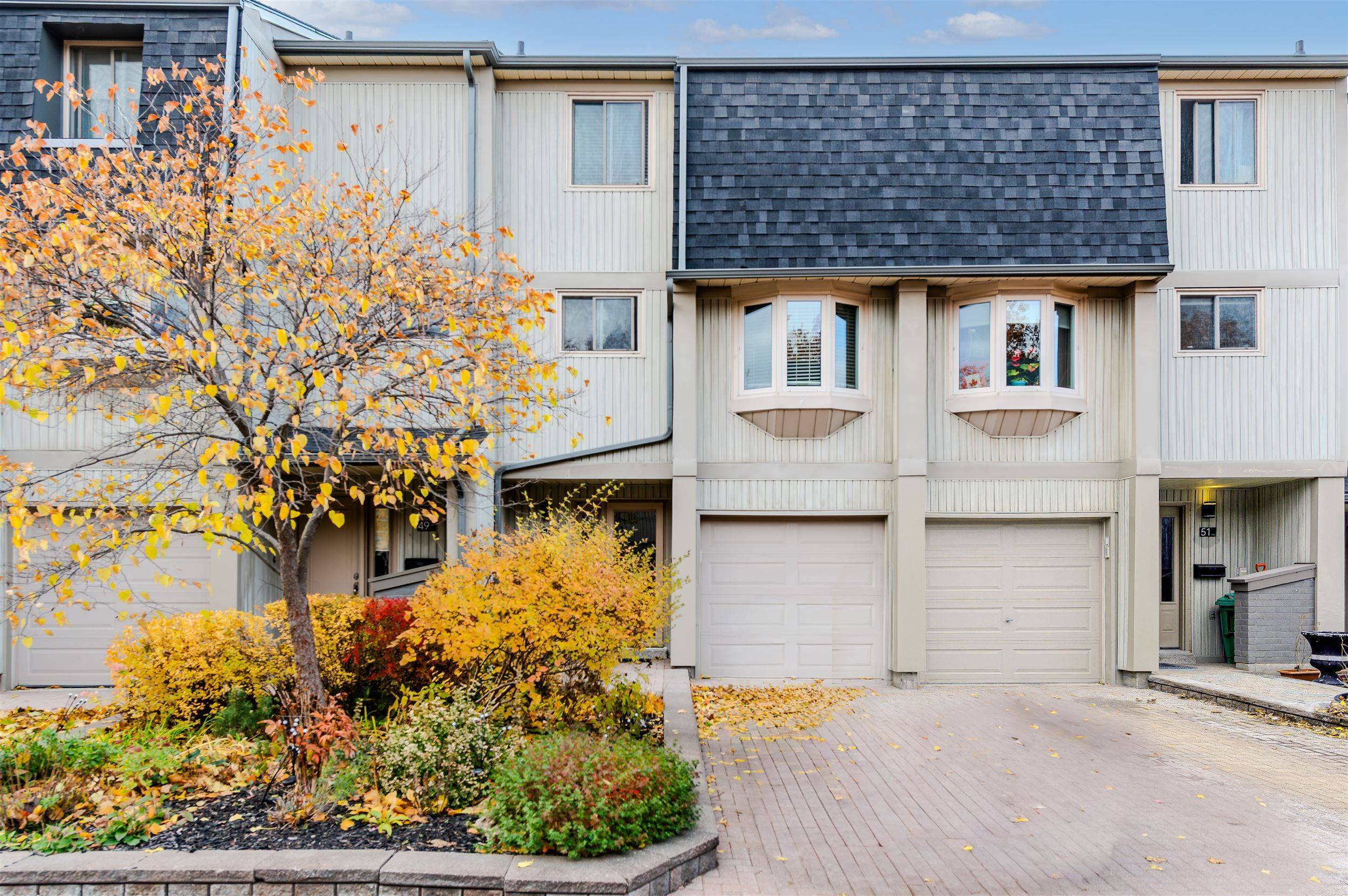 Mississauga, ON L5J 4J9,1060 Walden CIR #50