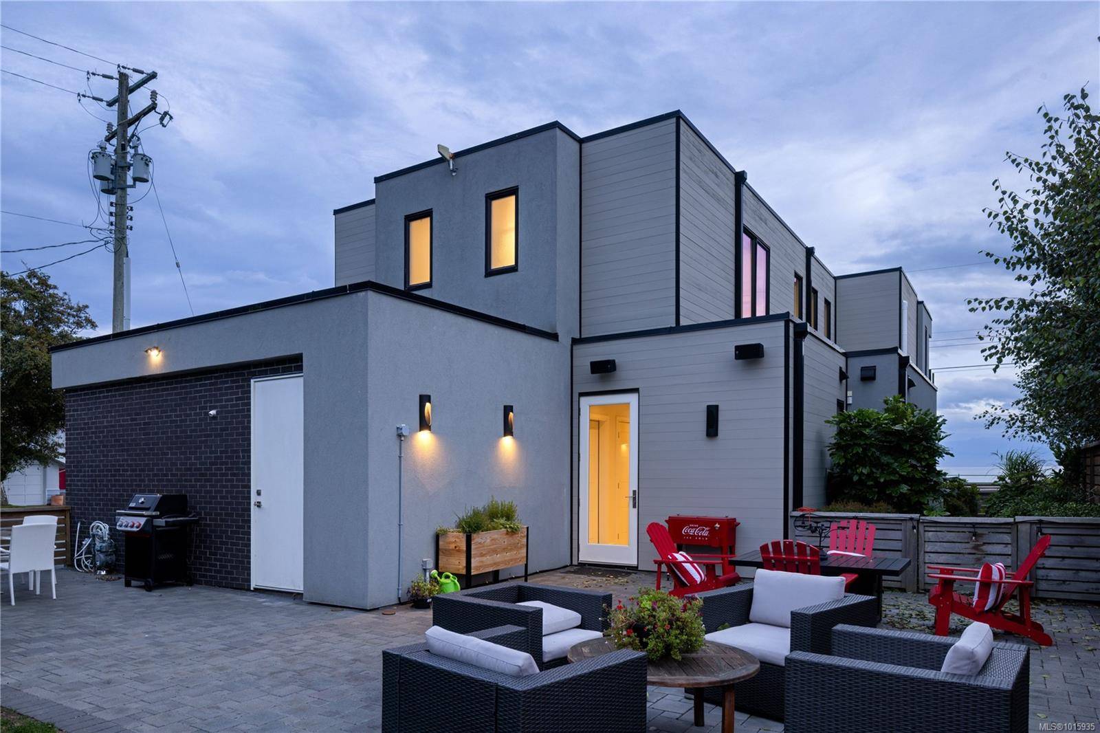 Oak Bay, BC V8S 4X3,430 St. Patrick St