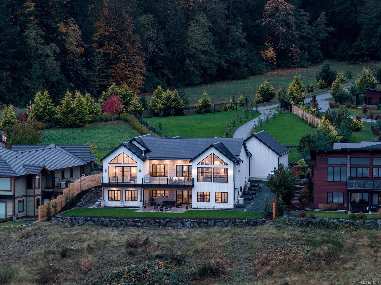 Mill Bay, BC V0R 2P3,3080 Beachfront Cres