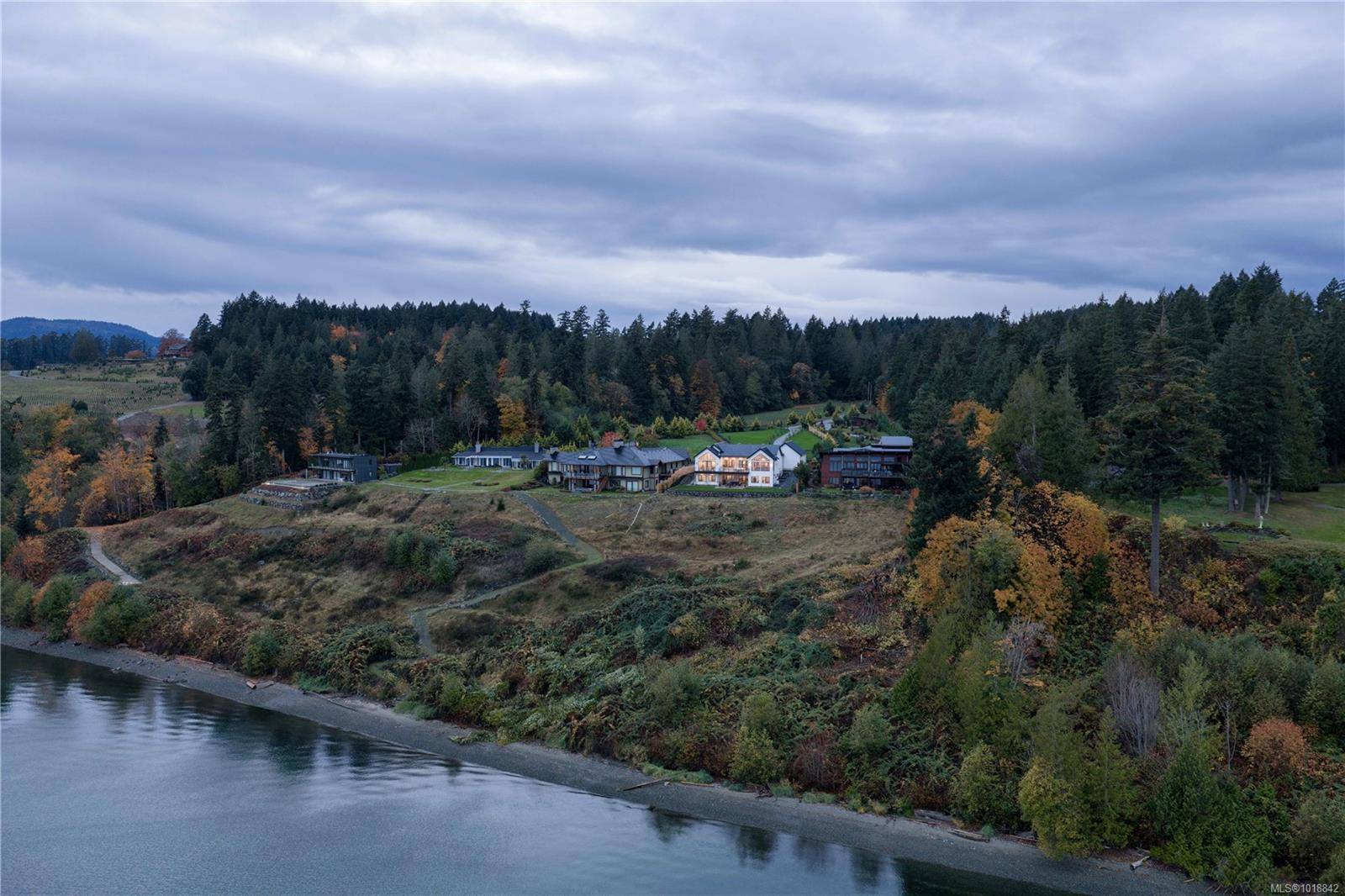 Mill Bay, BC V0R 2P3,3080 Beachfront Cres