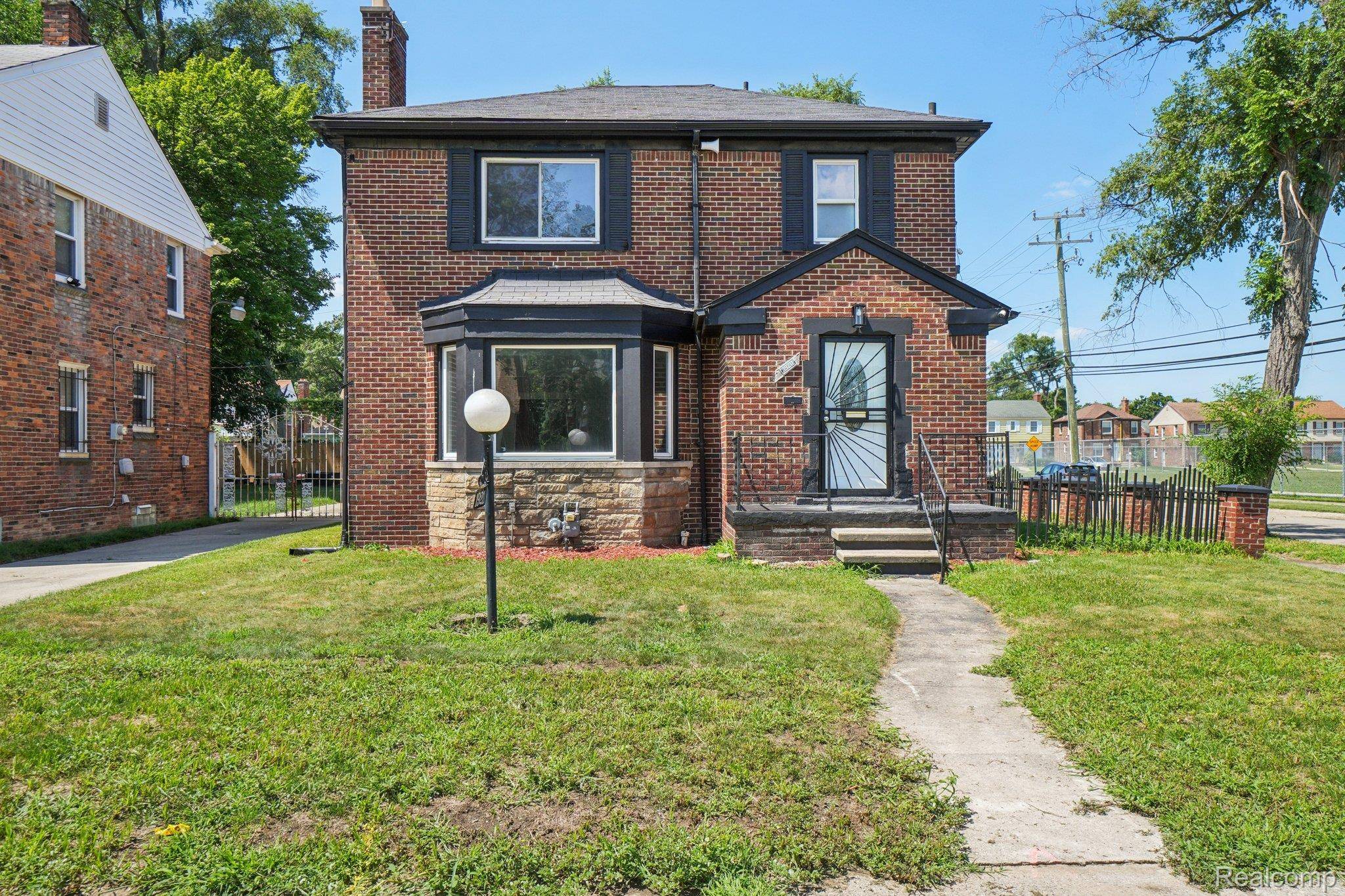 Detroit, MI 48221,19211 Birwood ST