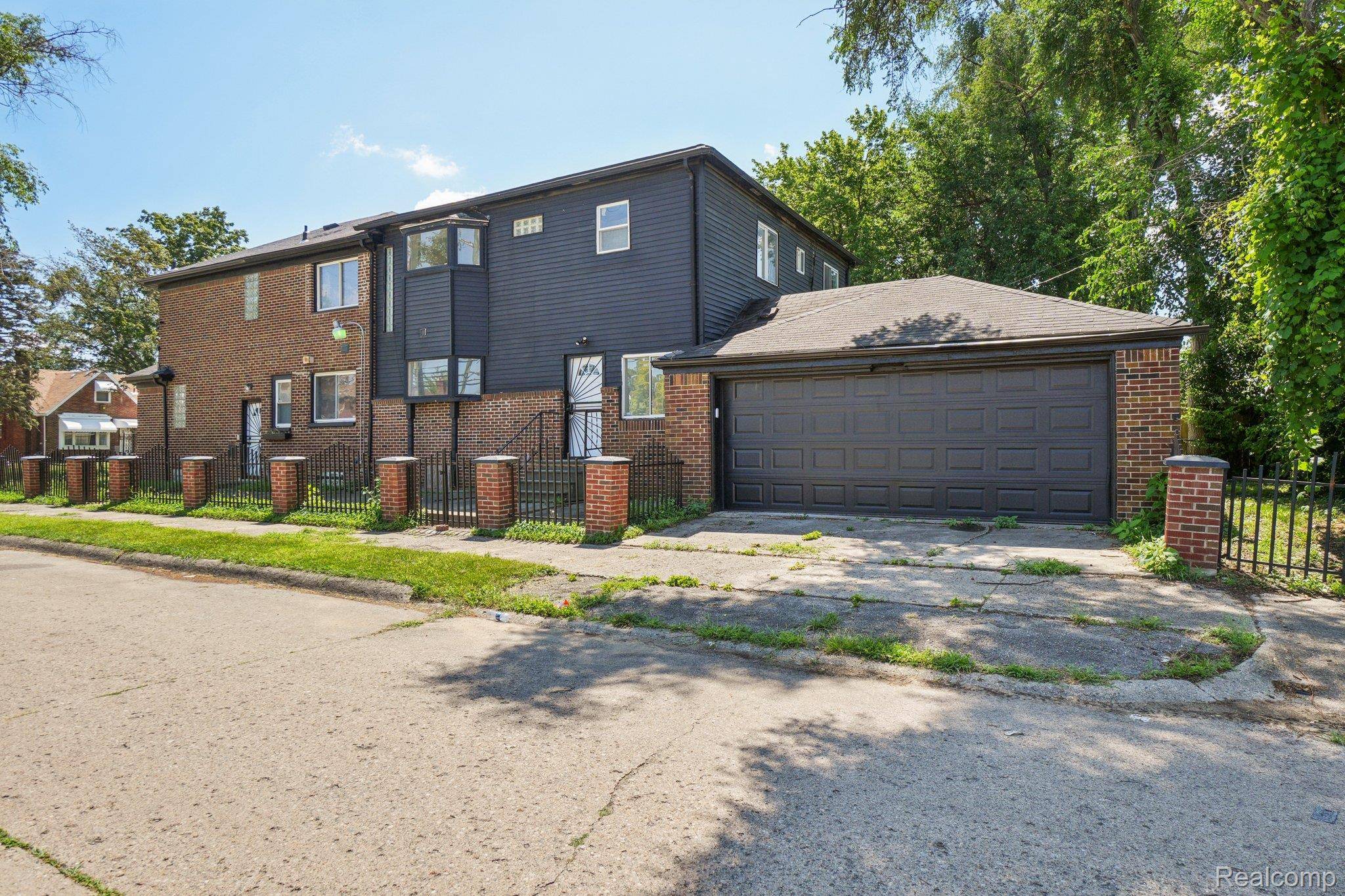 Detroit, MI 48221,19211 Birwood ST