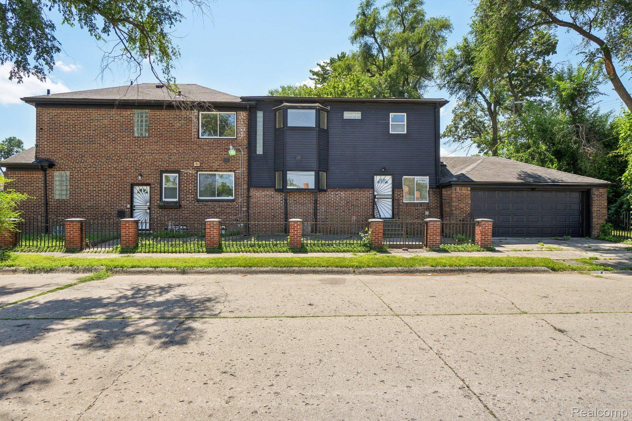 Detroit, MI 48221,19211 Birwood ST