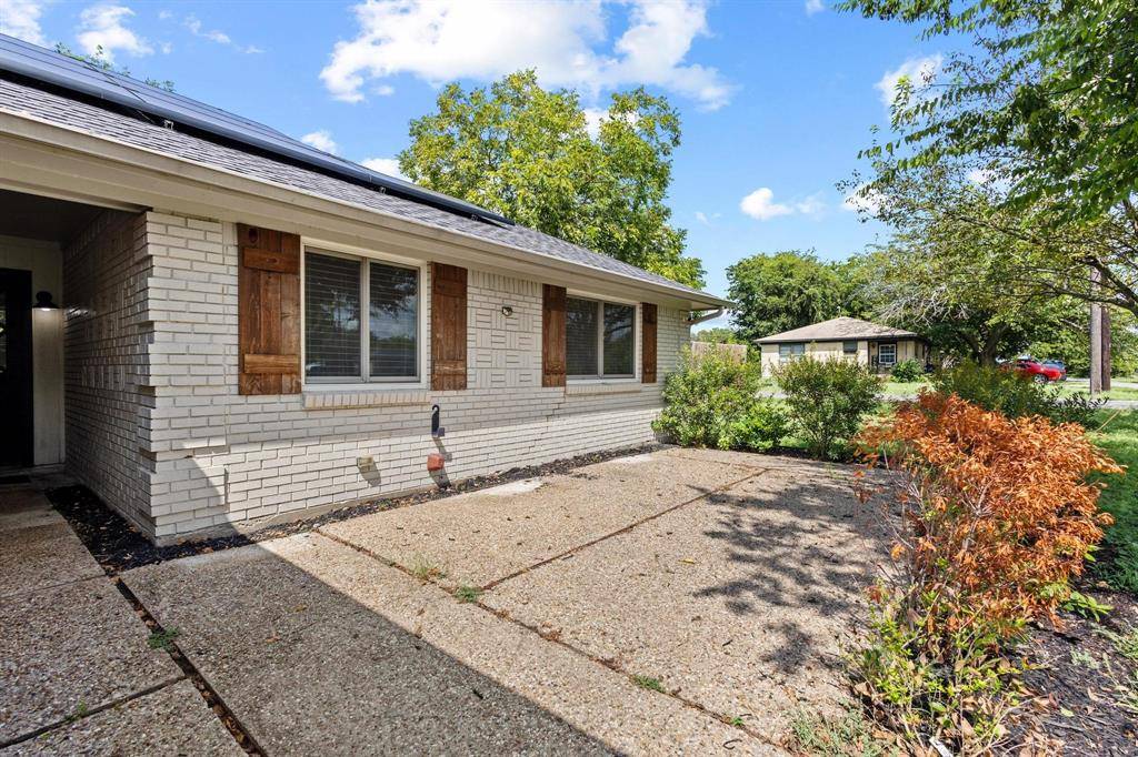 Van Alstyne, TX 75495,878 N Main Drive