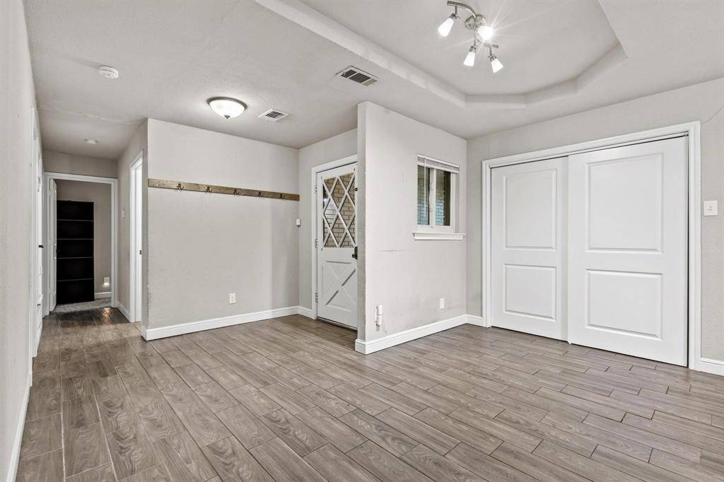 Van Alstyne, TX 75495,878 N Main Drive