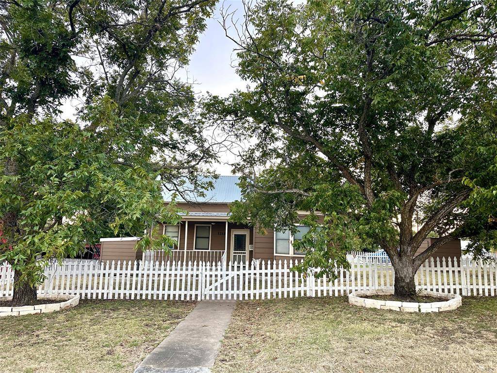 Goldthwaite, TX 76844,1211 Hutchings Street