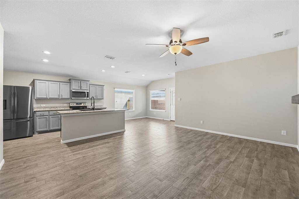 Fort Worth, TX 76131,405 Houndstooth Drive