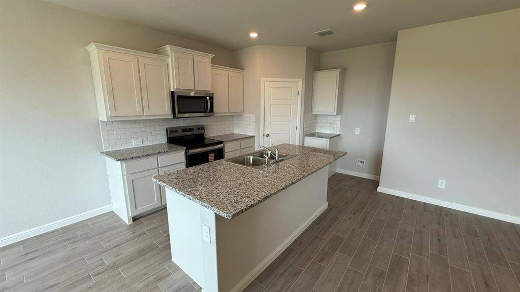 Granbury, TX 76049,301 GALLANT MAN Court