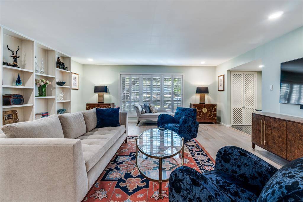 Dallas, TX 75225,6319 Bandera Avenue #B