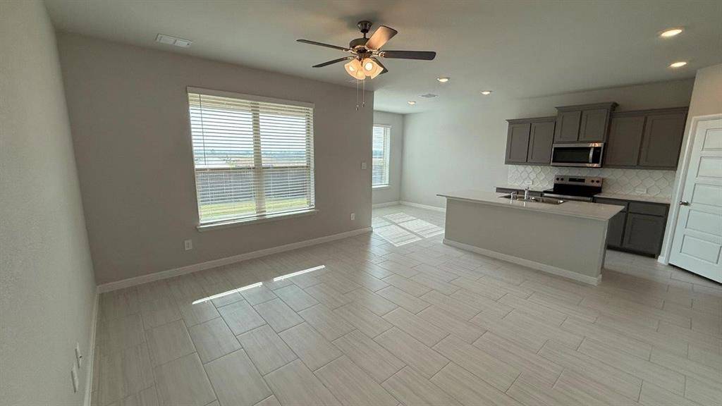 Granbury, TX 76049,321 GALLANT MAN Court