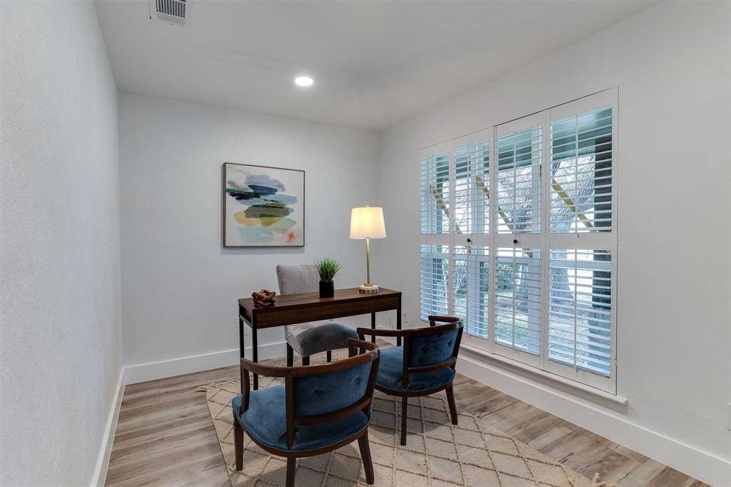 Dallas, TX 75238,9962 Larchbrook Drive