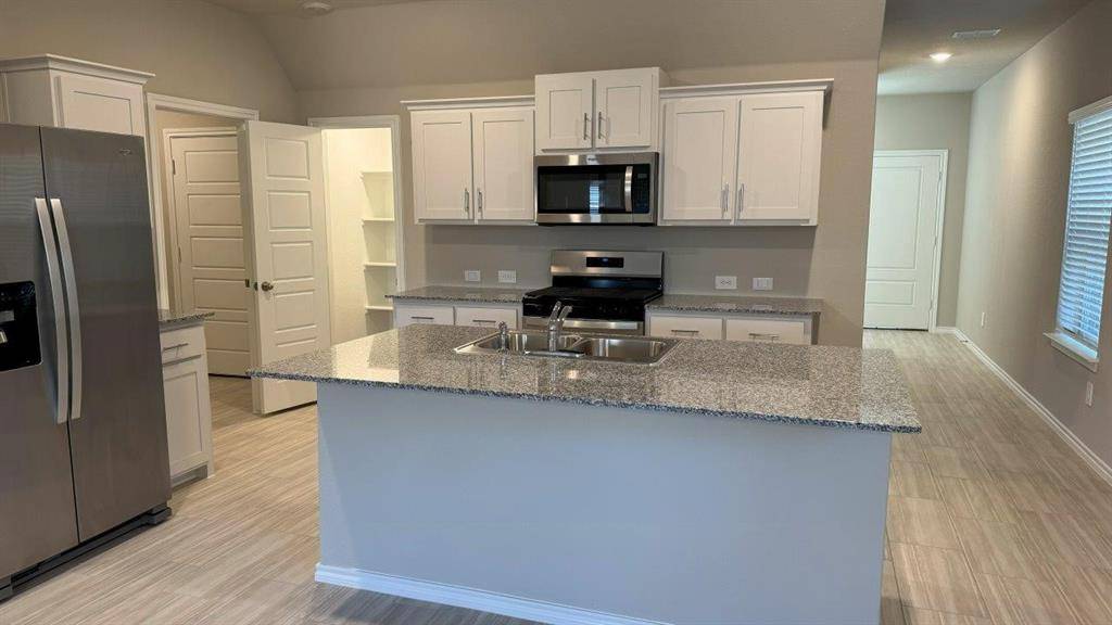 Denton, TX 76259,541 SHADED Grove