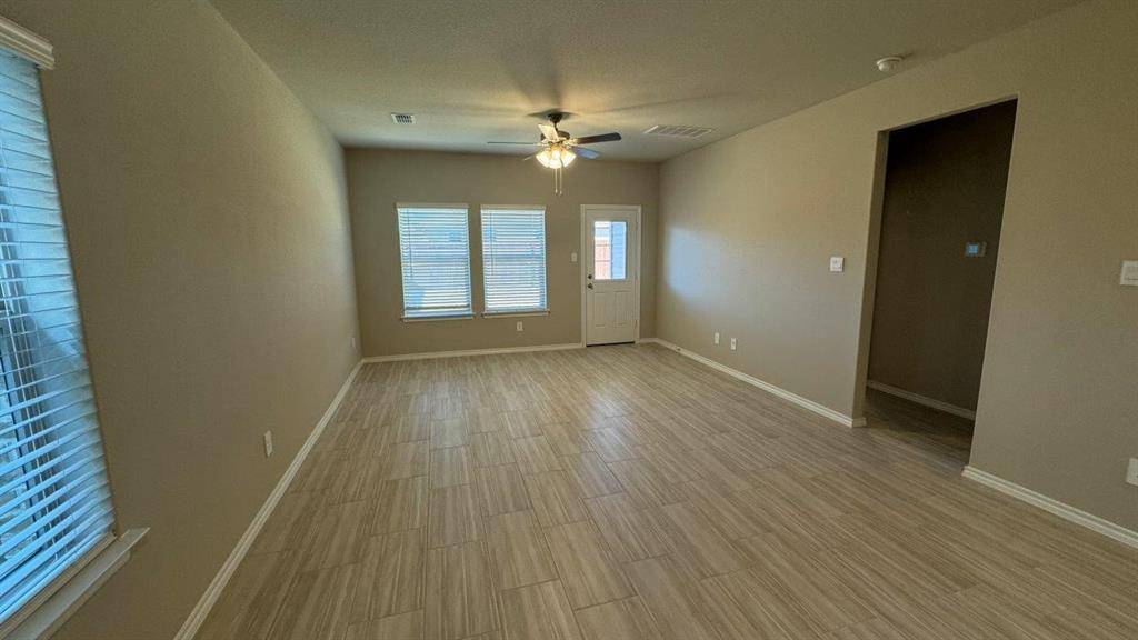 Denton, TX 76259,541 SHADED Grove