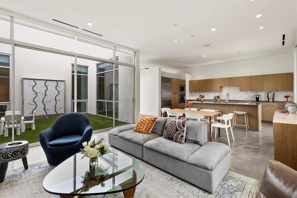 Dallas, TX 75219,3740 Holland Avenue #3B