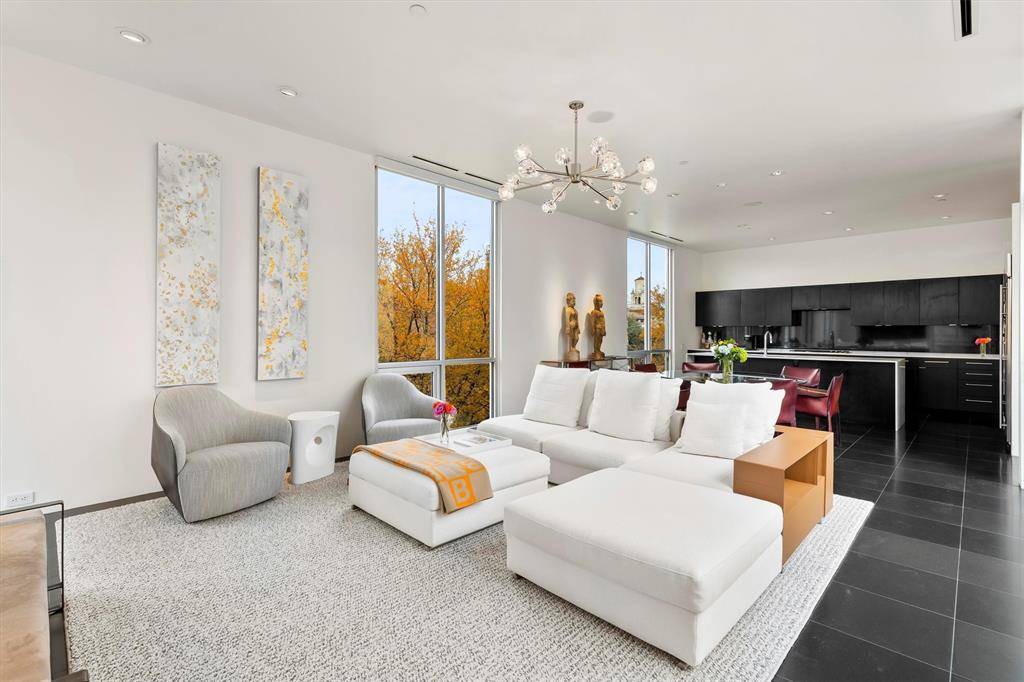 Dallas, TX 75219,3740 Holland Avenue #3C