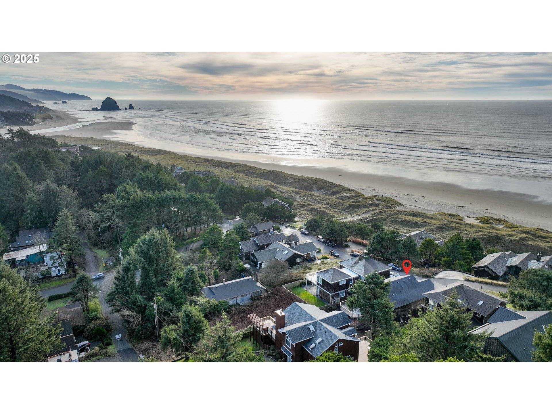 Cannon Beach, OR 97110,747 OAK ST