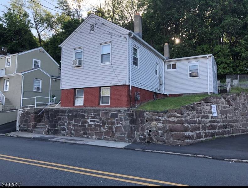 Hawthorne Boro, NJ 07506,122 N 8Th St