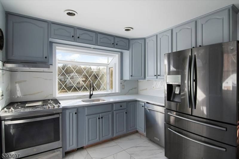 Pompton Lakes Boro, NJ 07442,301 Riverview Rd