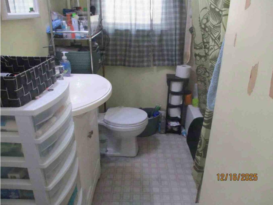 Mount Clemens, MI 48043,140 Comet ST