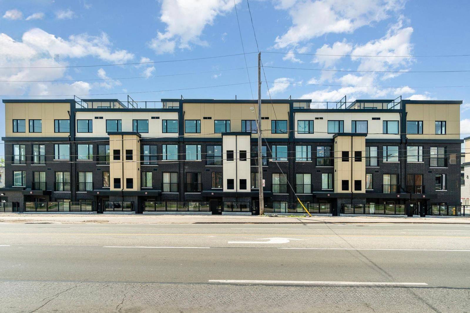 Toronto C13, ON M1R 0G8,1650 Victoria Park AVE #A207