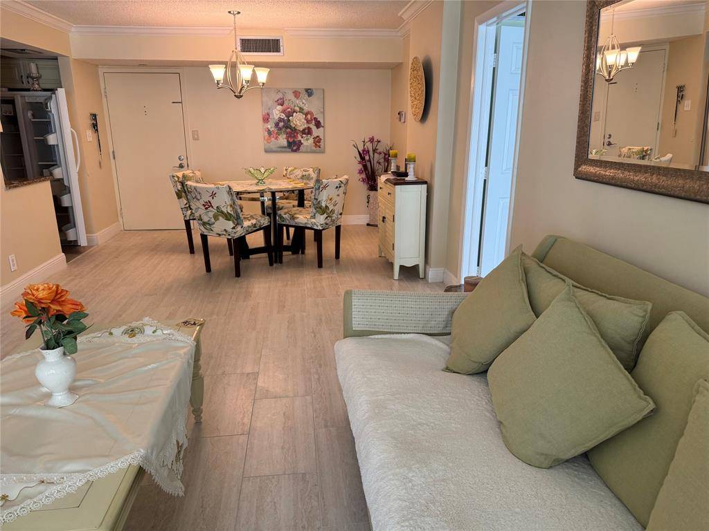 Pompano Beach, FL 33062,525 N Ocean Blvd #1120