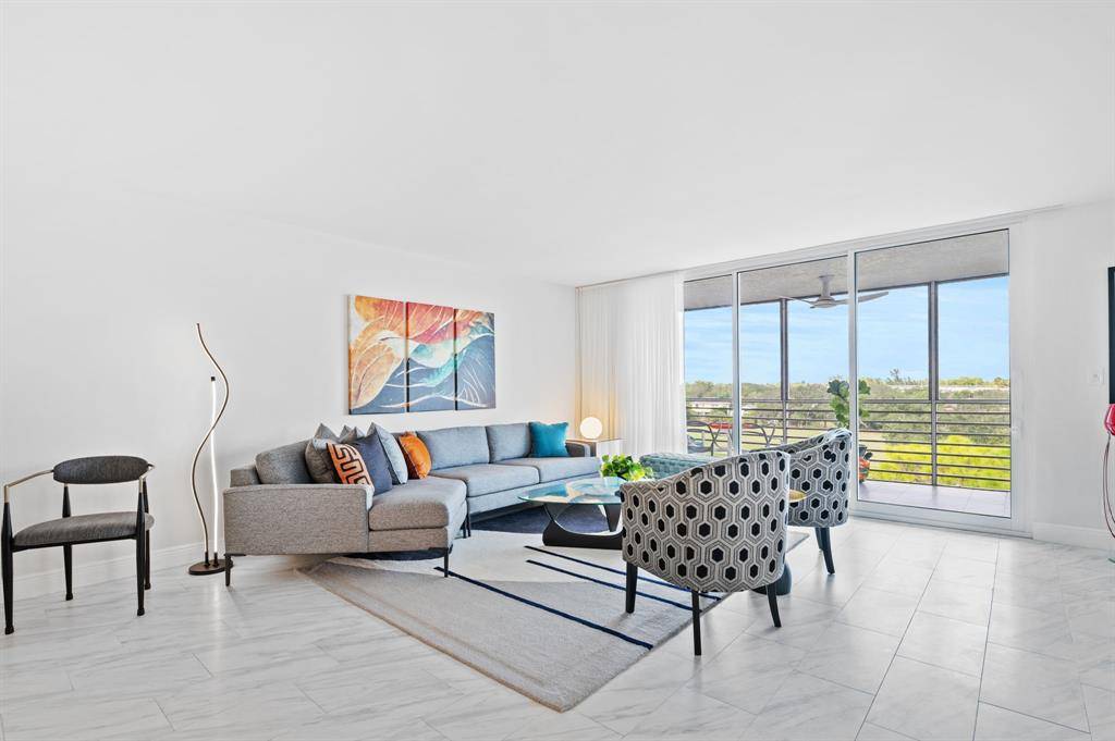 Pompano Beach, FL 33069,3505 Oaks Way #506