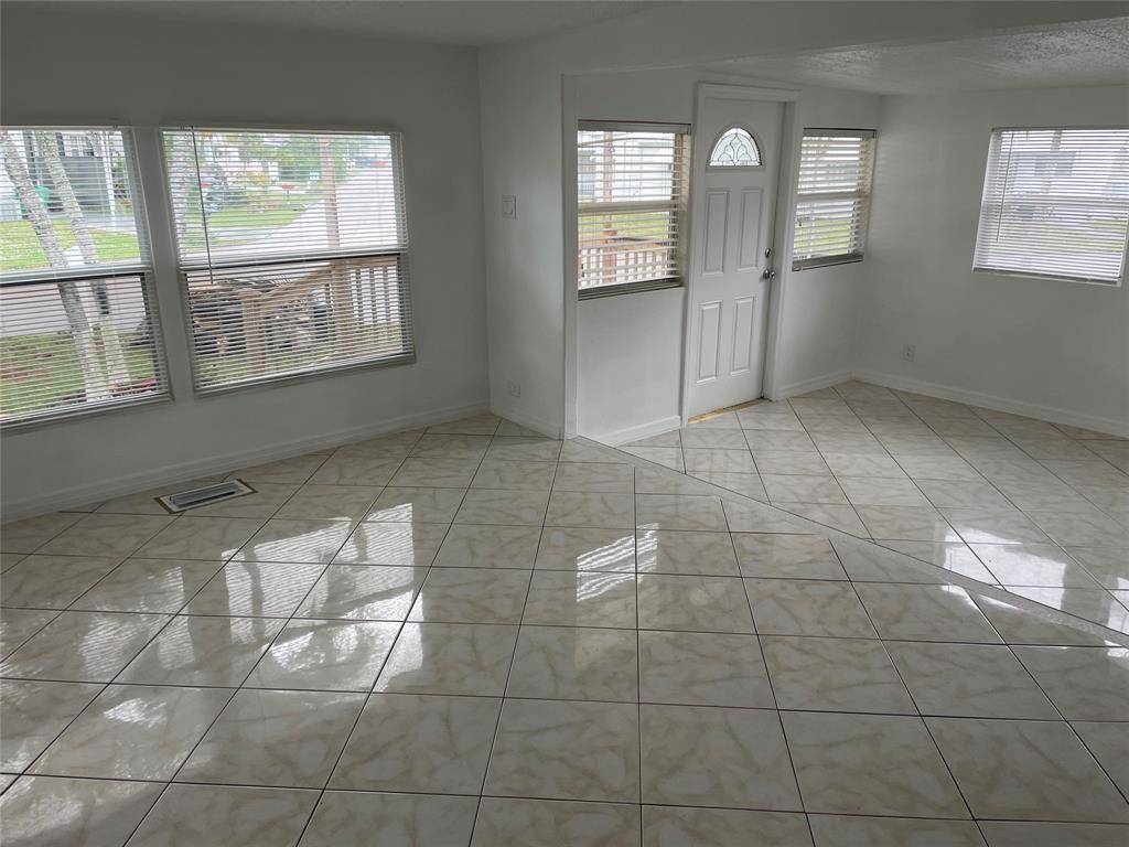 Davie, FL 33324,8580 SW 23rd Pl