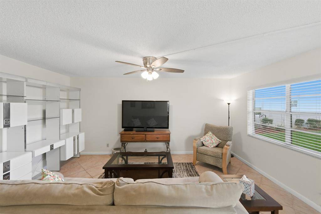 Delray Beach, FL 33484,820 Flanders R #280