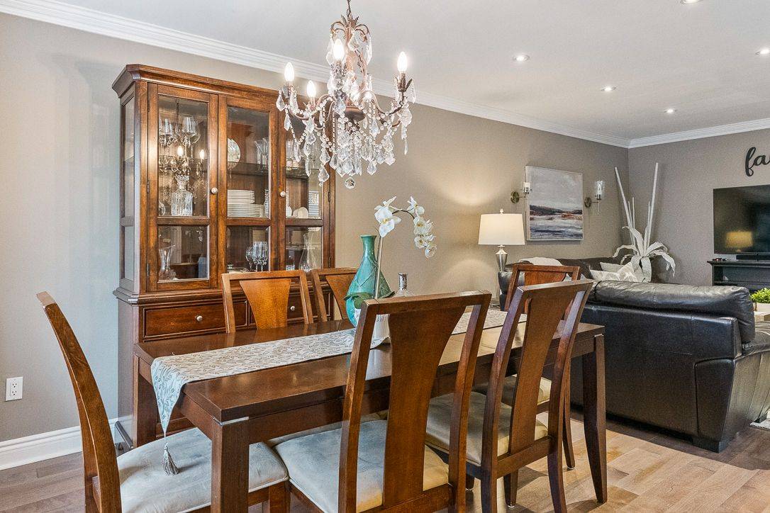 Mississauga, ON L5C 1G2,941 Stainton DR