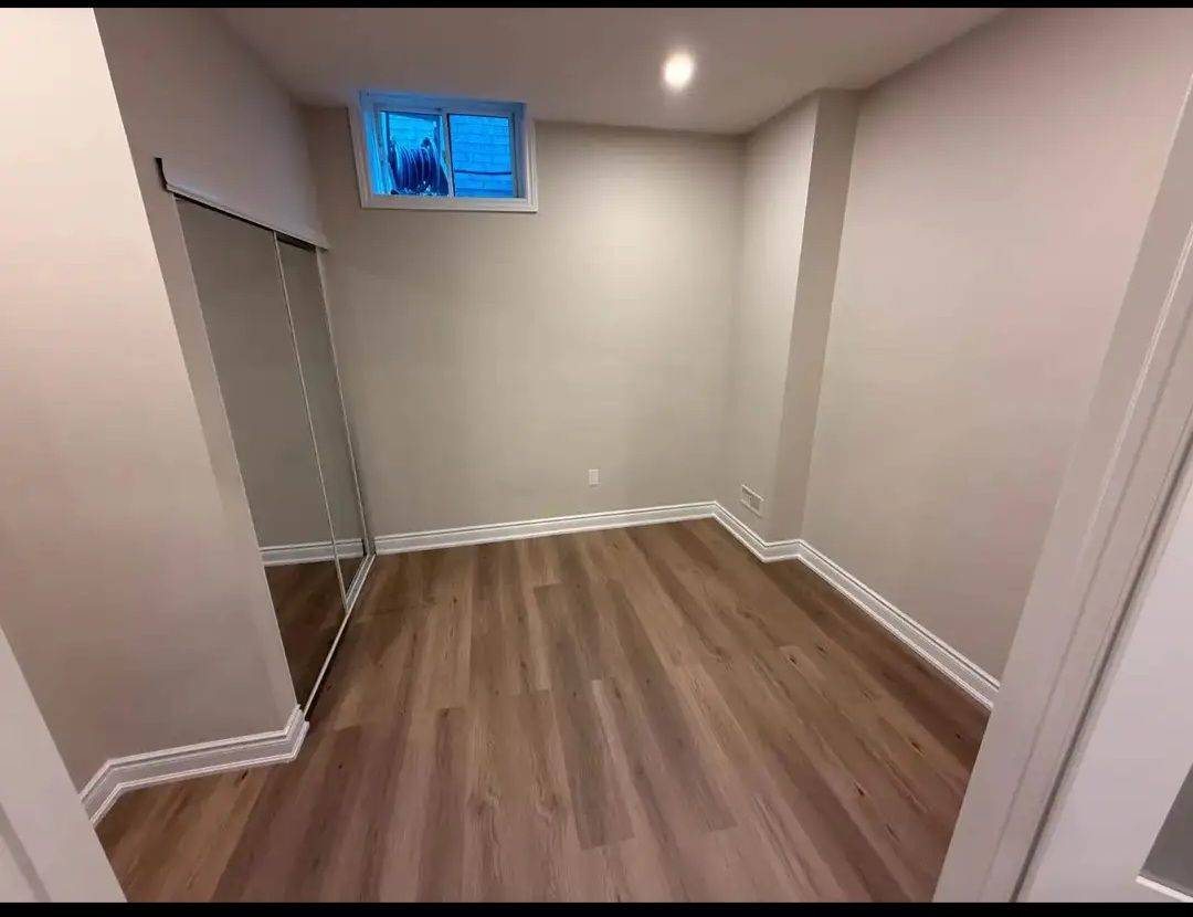 Oakville, ON L6H 0Z4,3367 Post RD