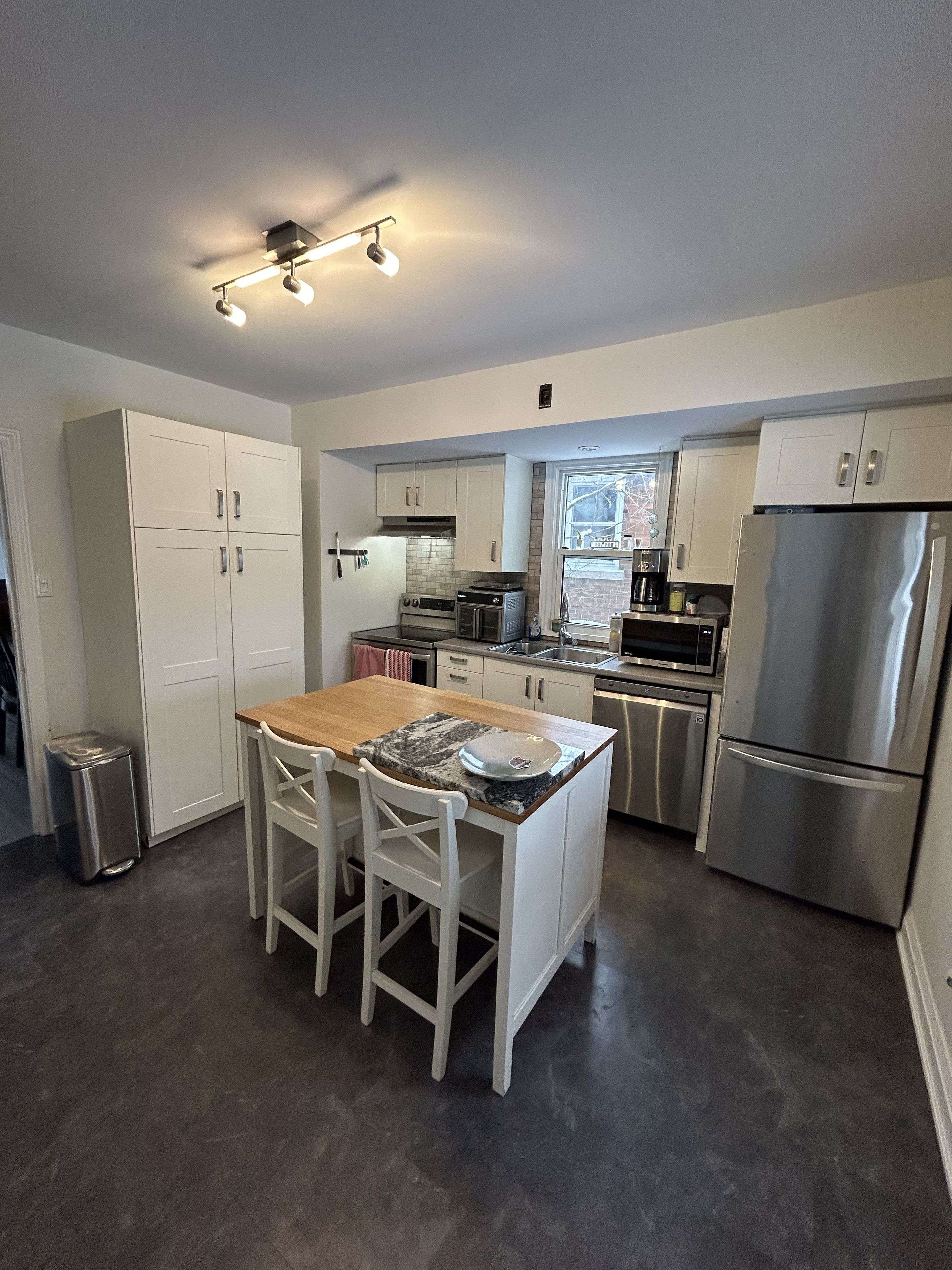 Hamilton, ON L9C 3B8,30 West 1st ST