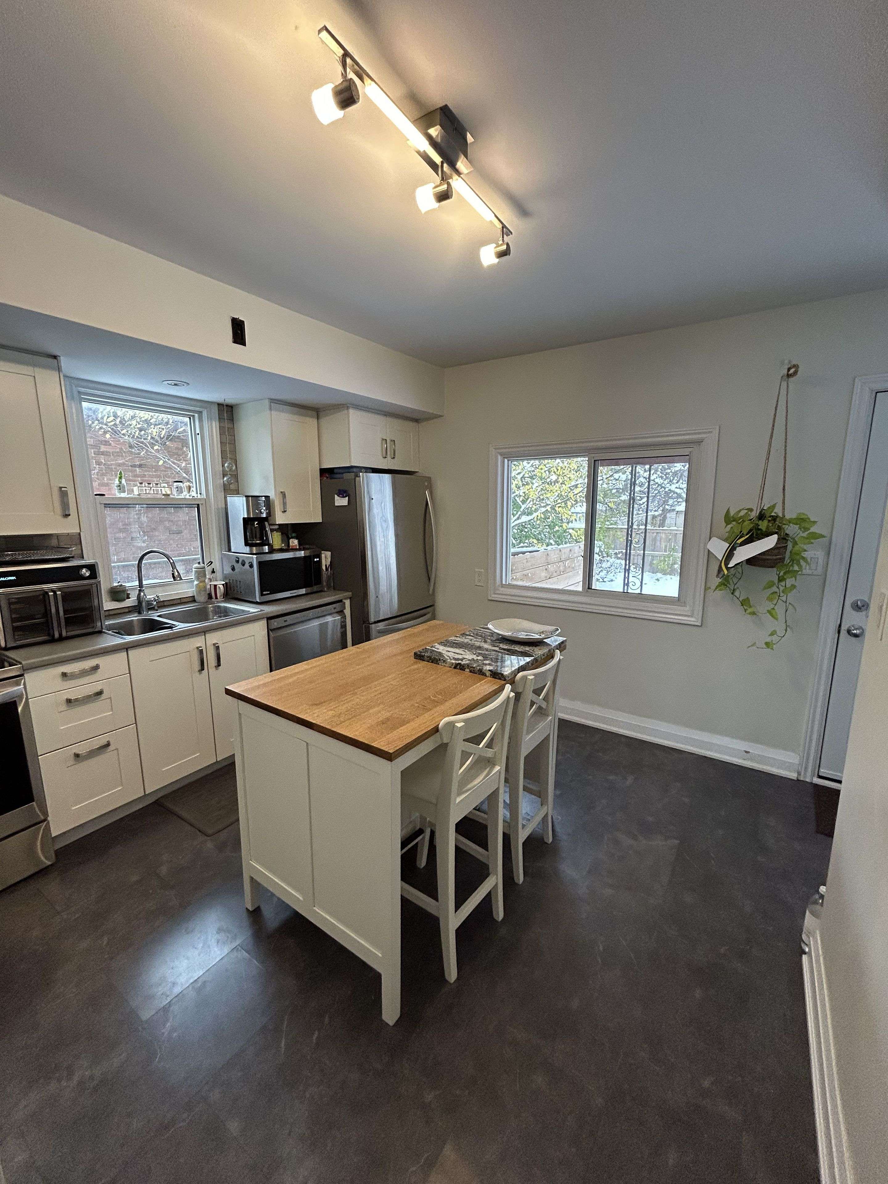 Hamilton, ON L9C 3B8,30 West 1st ST