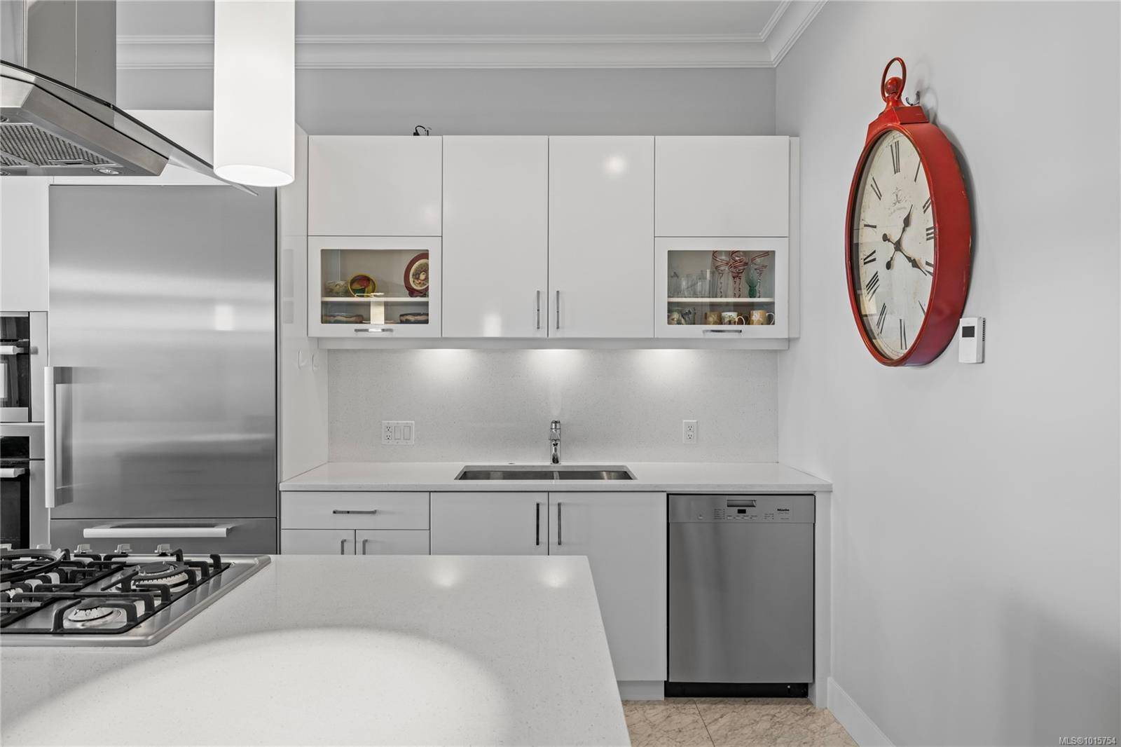 Nanaimo, BC V9R 5H2,10 Chapel St #404